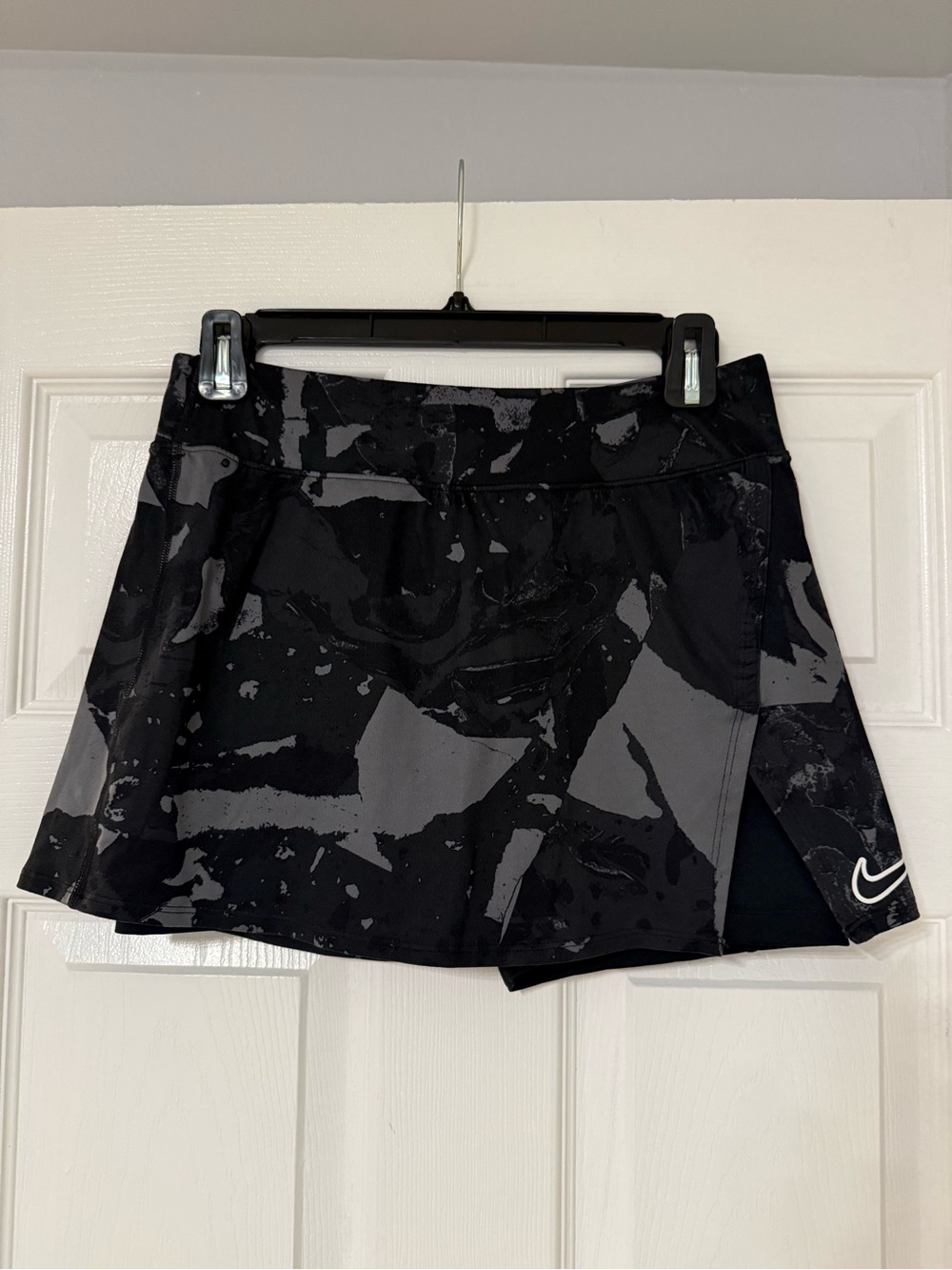 Nike Black & Gray Printed Tennis Skort